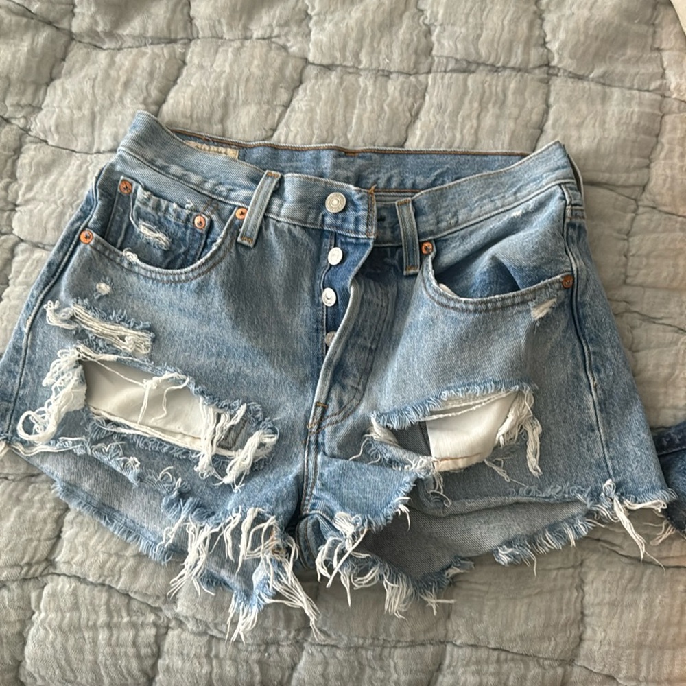 Levi 501 shorts 26